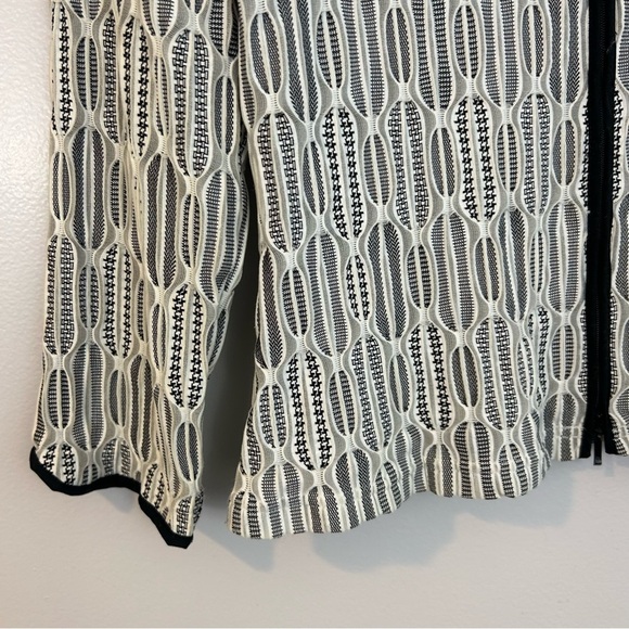 Samuel Dong Black/White Geometric Ruffle Neck Stretch Zip Up Cardigan Jacket M - Picture 7 of 10
